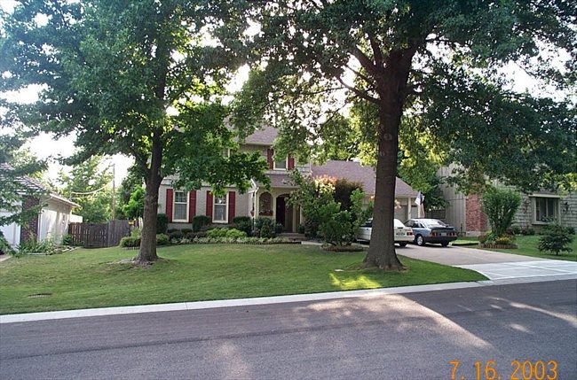 Room for rent in Overland Park - Fully furnished, All Utilities, HouseKeeper, Exercise Equipment and HS Internet Included - Image 1