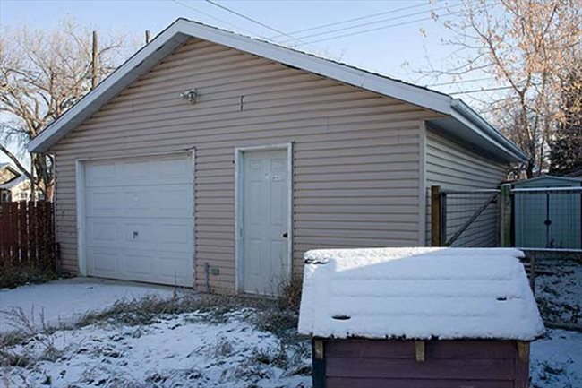 Room for rent in Saskatoon - Shared Accomodation BRIGHT BEAUTIFUL HOUSE! - Image 2