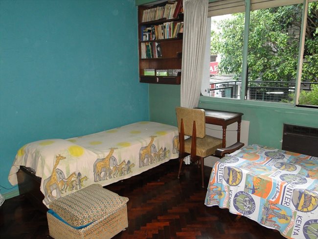 Habitacion en alquiler en Buenos Aires - Prolijo y amplio cuarto en un departamento Almagro | CompartoDepto - Image 1