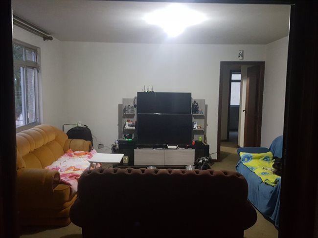 Aluguel kitnet e Quarto em Curitiba - Apartamento Agua Verde - Perto de Tudo | EasyQuarto - Image 1