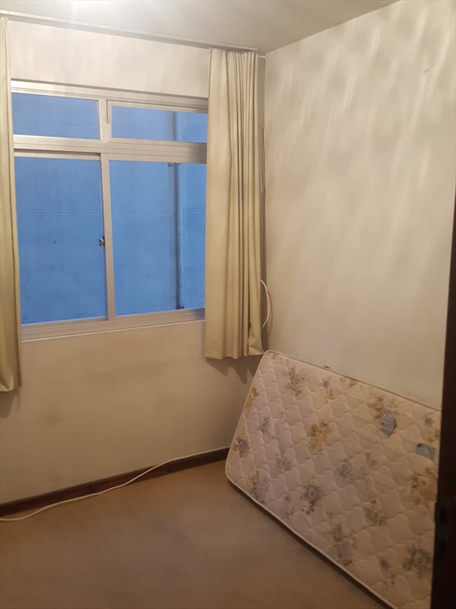 Aluguel kitnet e Quarto em Curitiba - Apartamento Agua Verde - Perto de Tudo | EasyQuarto - Image 4