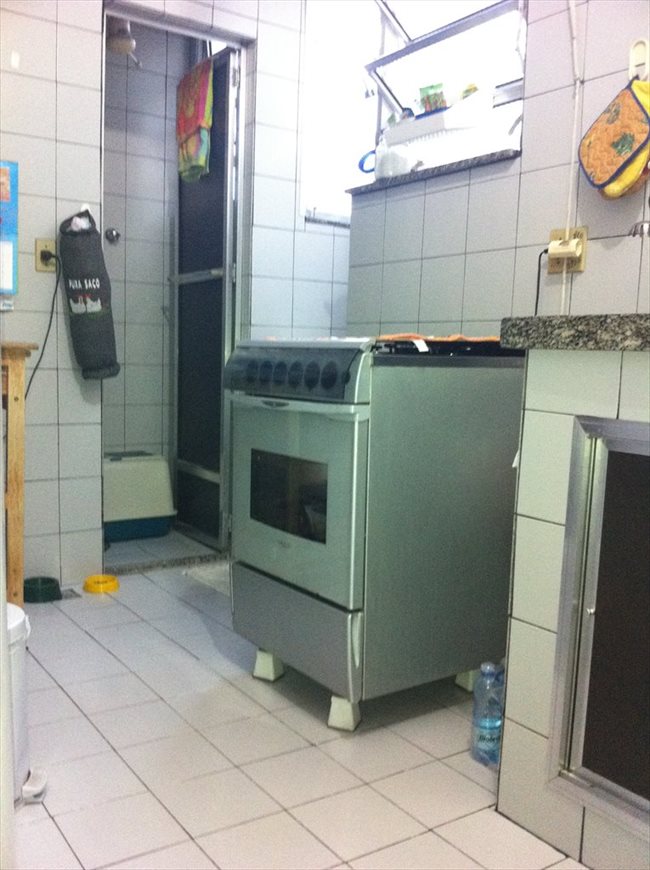 Aluguel kitnet e Quarto em Copacabana - Quarto casal aconchegante; | EasyQuarto - Image 5