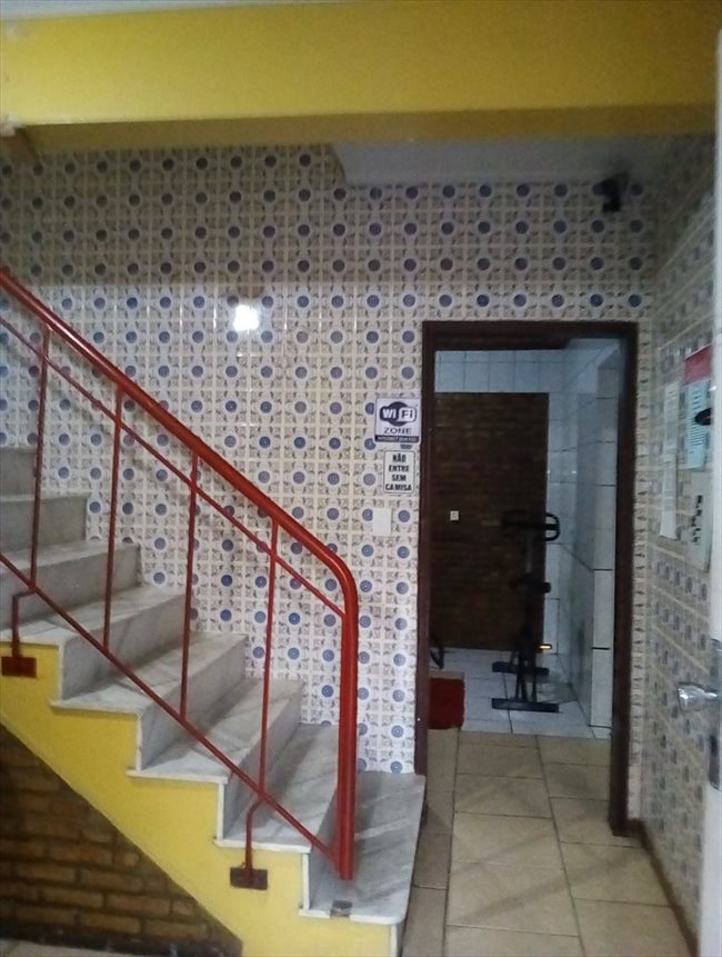 Aluguel kitnet e Quarto em Porto Alegre - Quarto individual mobiliado em ótima casa | EasyQuarto - Image 2