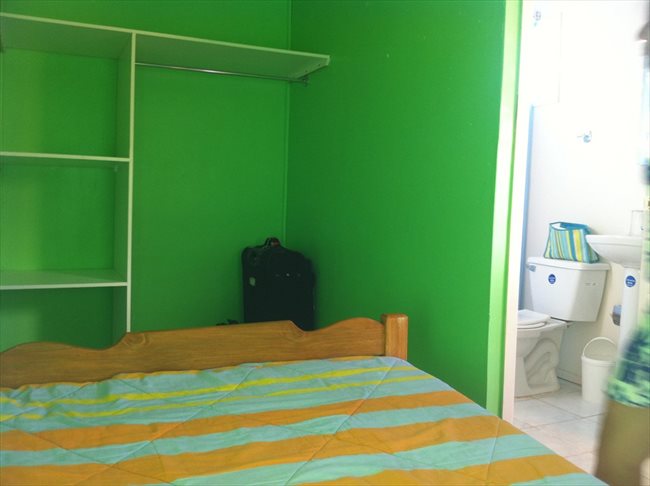 Pieza en arriendo en Chillán - Excelentes Habitaciones, Centrales, Baño Privado. Cercana a U.B.B la Castilla-Terminal L. Azul y Ce | CompartoDepto - Image 2