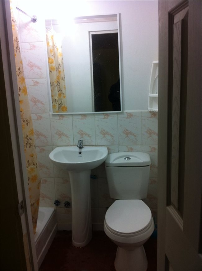 Pieza en arriendo en Chillán - Excelentes Habitaciones Centrales, Baño Privado. Muy Cerca de: Hospital, UBB, UdeC, Centro de Chillá | CompartoDepto - Image 6