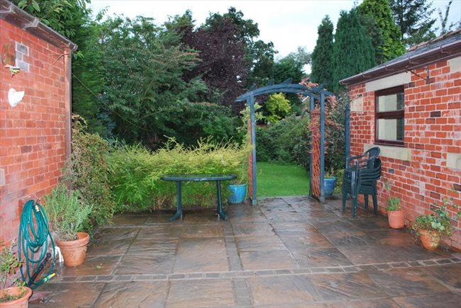 Room to rent in Preston - Room to rent in a large character property - FIBRE 100MB WIFI - Image 3