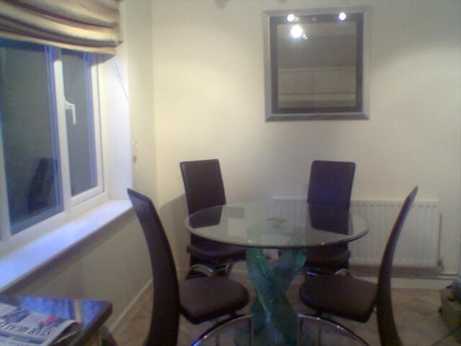 Room to rent in Macclesfield - quiet but friendly house looking for roomate - Image 1