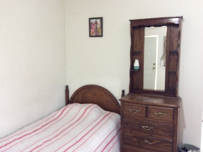 Cuarto en renta en Calle Ignacio Vallarta, Monterrey - Asistencia señoritas foráneas | CompartoDepa - Image 1