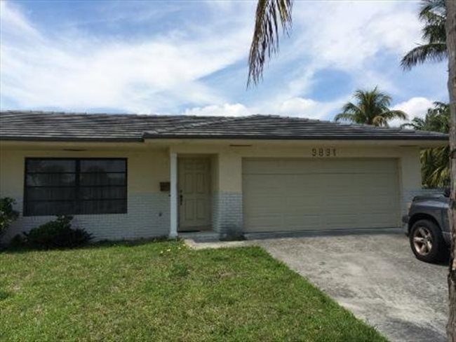 Room for rent in North Ocean Drive, West Palm Beach - SINGER ISLAND (FL) SECURE ROOM WITH BATH, NEXT TO BEACH - Image 2