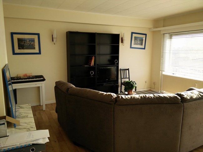 Colocation à Place Mattéotti, La Louvière, Hainaut - petite chambre dans appartement meublé au 4e étage d'un immeuble | Appartager - Image 1