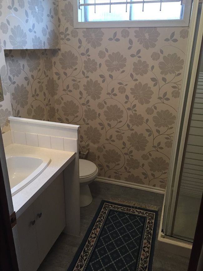 Room for rent in 75 Street Northwest, Northeast Edmonton - Are you looking for a quiet room??? - Image 2