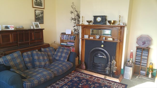 Room to rent in Wychbury Street, Christchurch - Couple? New to ChCh.? - Image 3