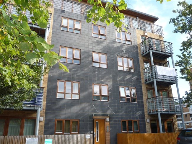 Room to rent in Carlton Drive, London - **Fantastic Very Large Double Room in New 2 Bedroom Flat - Putney** - Image 3