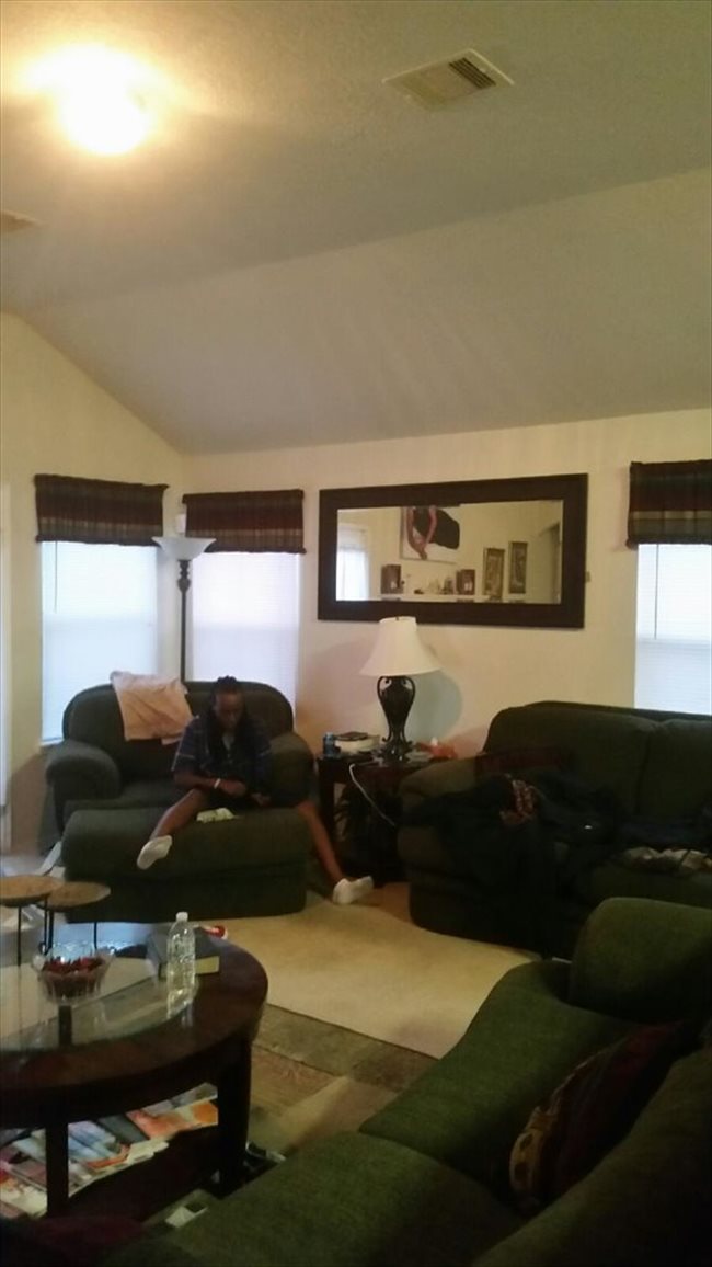 Room for rent in Creek Landing Court, Barker Village - quiet place to live - Image 3