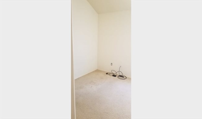 Room for rent in Creek Landing Court, Barker Village - quiet place to live - Image 4