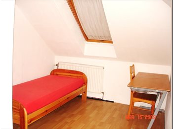 EasyWG AT - Grün ruhige Lage,U-u.S-Bahn Nähe,21.Bezirk., Wien - 360 € pm