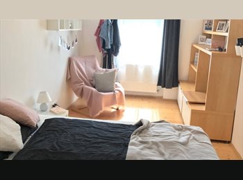 EasyWG AT - Liebe Mitbewohnerin für geräumige 2er-WG bei Unionkreuzung gesucht, Linz - 400 € pm