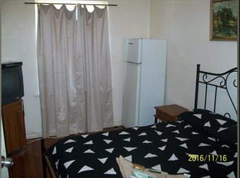 EasyRoommate AU - Hotel Style TV Fridge Clock Radio new Bedding Room Key, Elizabeth Town - $120 pw