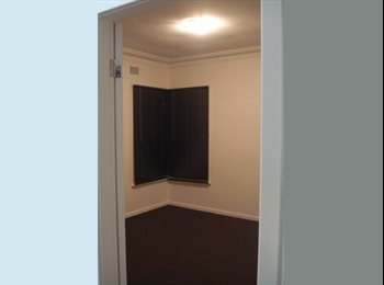EasyRoommate AU - One room in North Wollongong, close to uni, Wollongong - $140 pw