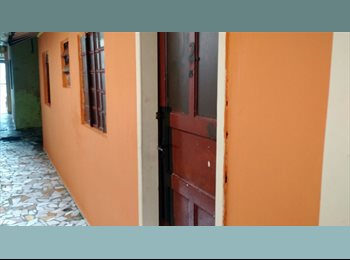 EasyQuarto BR - Kitnete *Casa na CIC 1 Quarto,Cozinha e Banheiro( ja Incluso agua e Luz) Com mobilias, Curitiba - R$ 390 Por mês