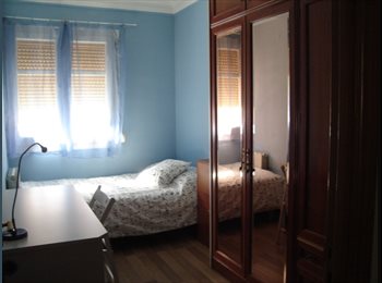 EasyPiso ES - piso compartido,  SOLO CHICAS, muy próximo a la Universidad, Campus San Francisco, Zaragoza - 245 € por mes