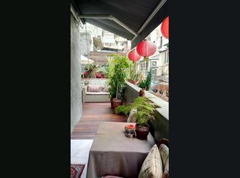 EasyRoommate HK - Delux Studio Flat with Terrace, Sheung Wan - HKD24,900 pcm
