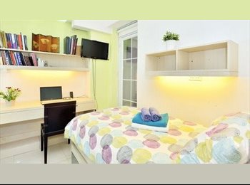 EasyRoommate HK - En suit  double Room with mini balcony, Sheung Wan - HKD10,900 pcm
