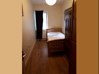 EasyRoommate IE - Single room available for rent on o'callaghan strand!, Limmerick - €300 pcm