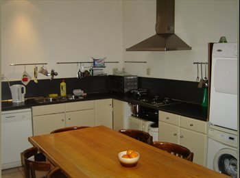 EasyKamer NL - ruime studentenkamers op studentenetage, Heerlen - € 275 p.m.