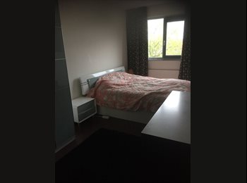 EasyKamer NL - Ruime kamer inclusief drycleaning wash , Diemen - € 750 p.m.