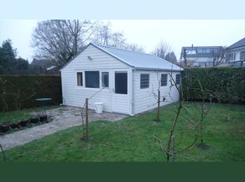 EasyKamer NL - Te Huur gastenverblijf / tuinstudio in Prinsenbeek, Breda - € 400 p.m.