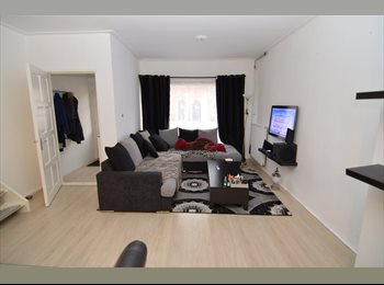 EasyKamer NL - Huisgenoot gezocht per januari 2018, Hilversum - € 875 p.m.