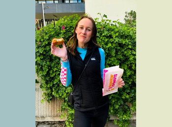  NZ - Melanie - 19 - Wellington