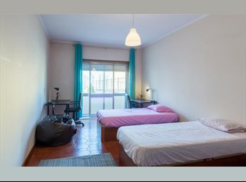 EasyQuarto PT - Quiet & Comfortable Rooms near universities and Metro Amarelo Combatentes station, Porto - 295 € Por mês