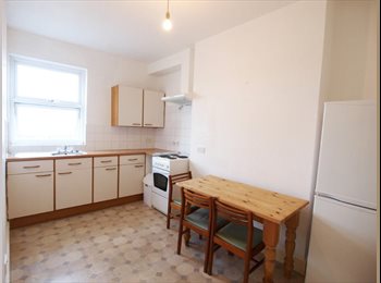 EasyQuarto PT - Beach on the 1st line, if you want to stay near the beach, Lisboa - 420 € Por mês