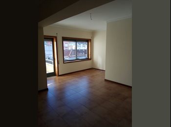 EasyQuarto PT - T1 á Av. Gaia lugar Garagem, 50m metro El Cort Inglês, Porto - 550 € Por mês