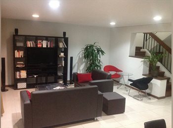 EasyRoommate SG - Large  bedroom in cosy flat, 10/15mn  to Orchard/CBD/Botanic Garden/Holland village, Braddell - $900 pm