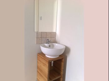 EasyRoommate UK - Room in newly refurbished victorian house in Newcastle under Lyme, Newcastle under Lyme - £415 pcm