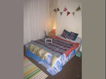 EasyRoommate UK - 3 Bed Student House, Kensington Fields, Kensington - £325 pcm