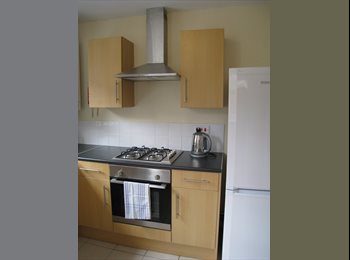 EasyRoommate UK - 4 Bed Student Home, Kensington Fields, Kensington - £325 pcm
