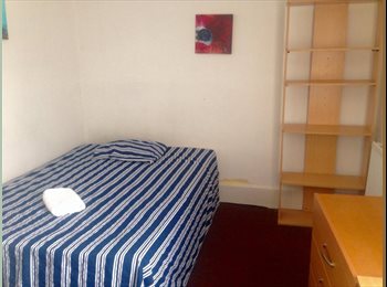 EasyRoommate UK - DOUBLE ROOM perfect for a couple!, West Ham - £650 pcm