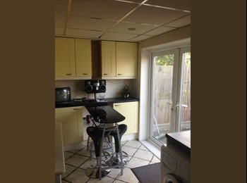 EasyRoommate UK - Double Ensuite and Single Room Central Basildon, Basildon - £425 pcm