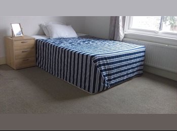 EasyRoommate UK - Huge DOUBLE ROOM - All bills included!, Wanstead - £499 pcm