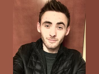 EasyRoommate UK - Aaron - 22 - Bristol