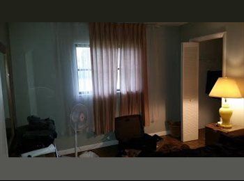 EasyRoommate US - SINGER ISLAND (FL) SECURE ROOM WITH BATH, NEXT TO BEACH, Riviera Beach - $1,200 pm